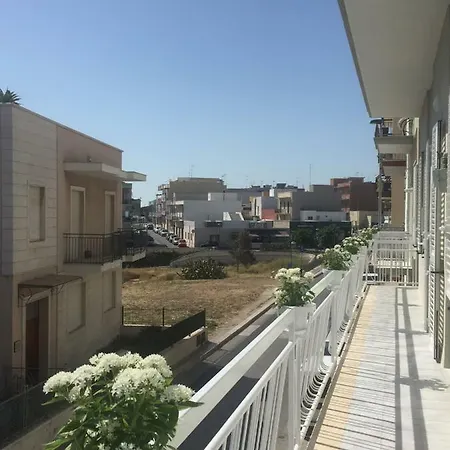 Tra Sole E Mare Monopoli